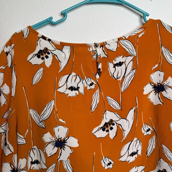 2/$25 Closetrix Mustard Yellow Floral Flowy Business Casual Blouse Size Large - Picture 4 of 10